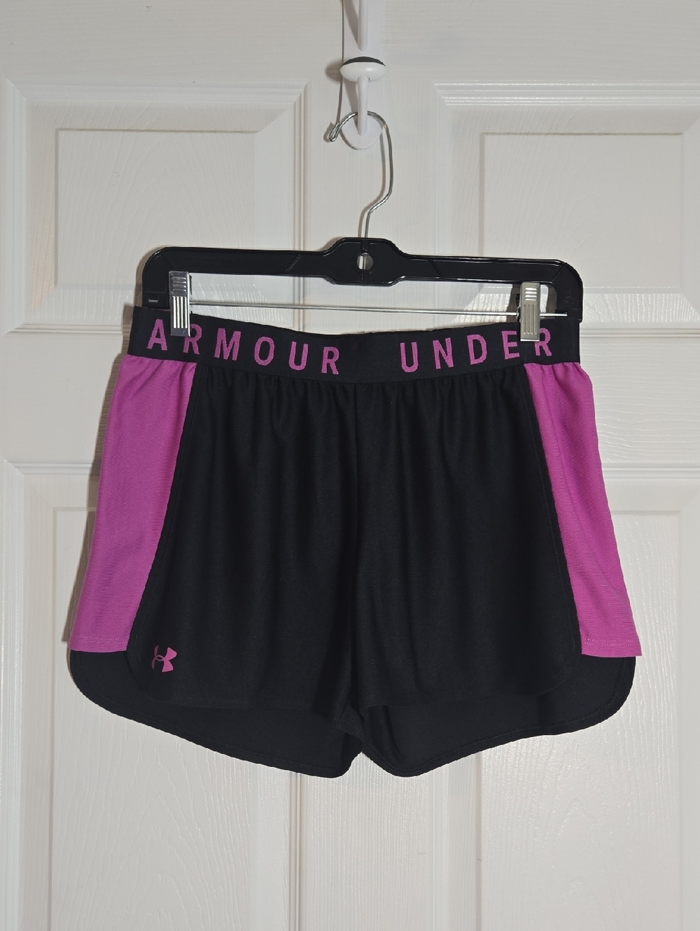 Under Armour Black & Pink Athletic Training Shorts Size Medium